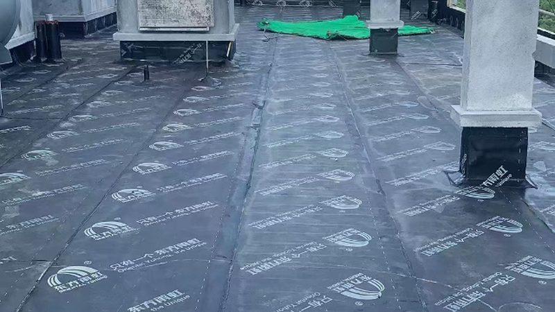 外墙防水涂料刷几遍？揭秘施工标准与技巧**